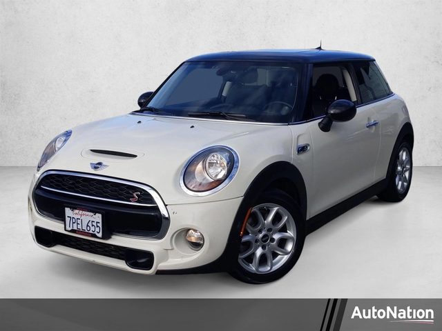 2015 MINI Hardtop 2 Door S FWD photo