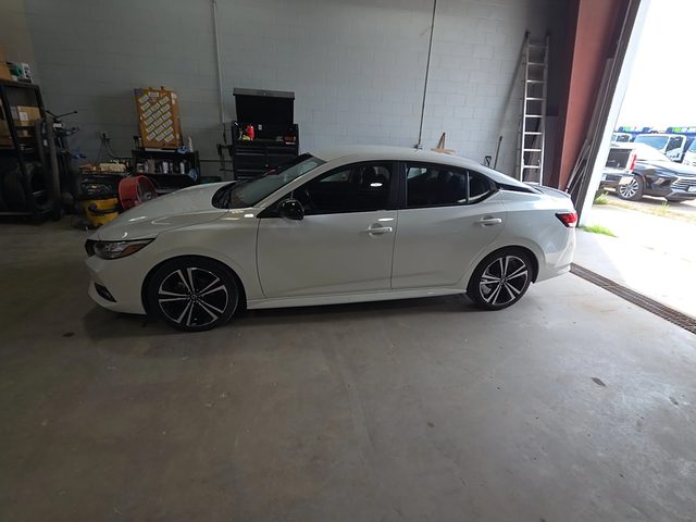 2022 Nissan Sentra SR FWD photo