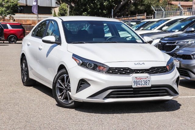 2022 Kia Forte LXS FWD photo