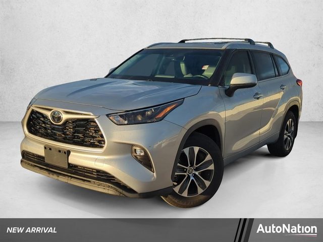 2022 Toyota Highlander XLE AWD photo
