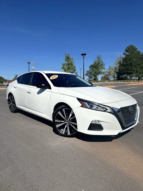 2022 Nissan Altima 2.5 SR FWD photo