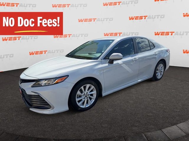 2022 Toyota Camry LE FWD photo