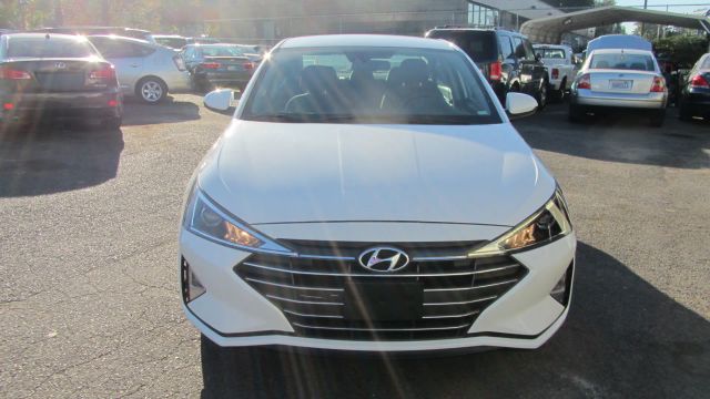 2020 Hyundai Elantra SEL FWD photo