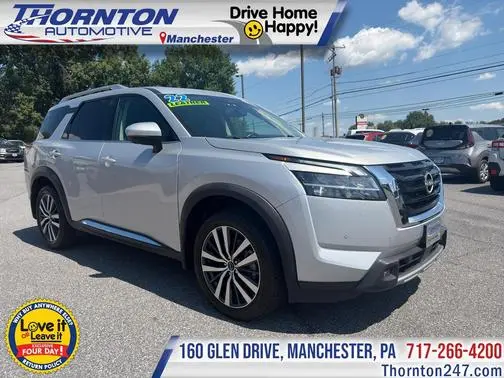 2022 Nissan Pathfinder Platinum 4WD photo