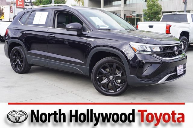 2022 Volkswagen Taos SE FWD photo
