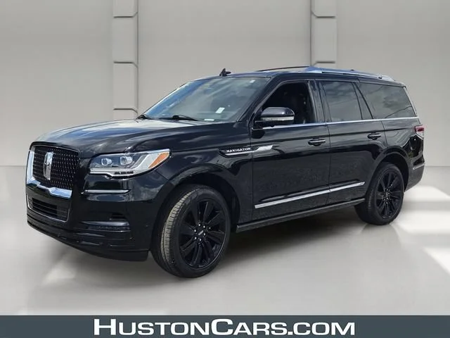 2022 Lincoln Navigator Reserve RWD photo