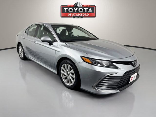 2022 Toyota Camry LE FWD photo
