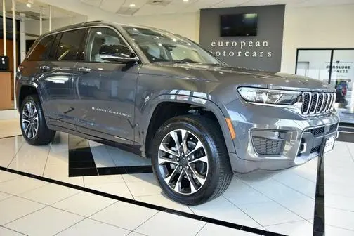 2022 Jeep Grand Cherokee Overland 4WD photo