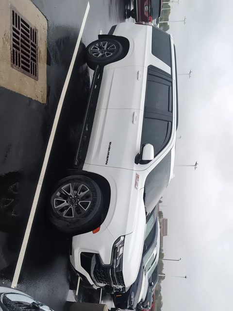 2022 Chevrolet Suburban Z71 4WD photo