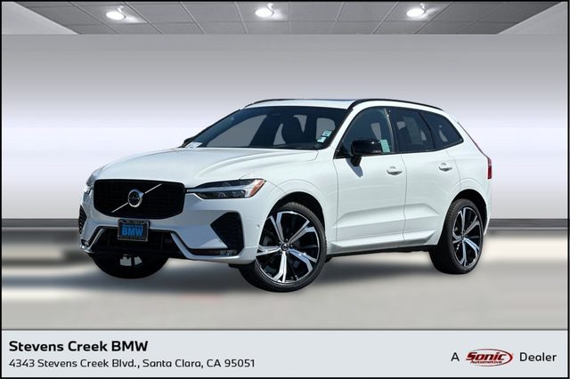 2022 Volvo XC60 R-Design AWD photo