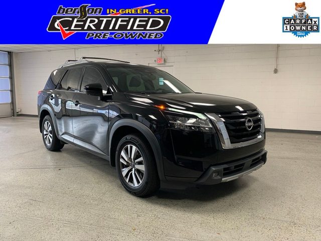 2022 Nissan Pathfinder SL 4WD photo