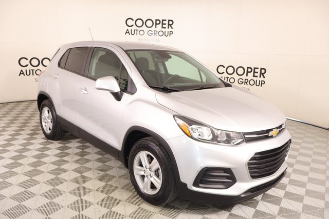 2022 Chevrolet Trax LS FWD photo