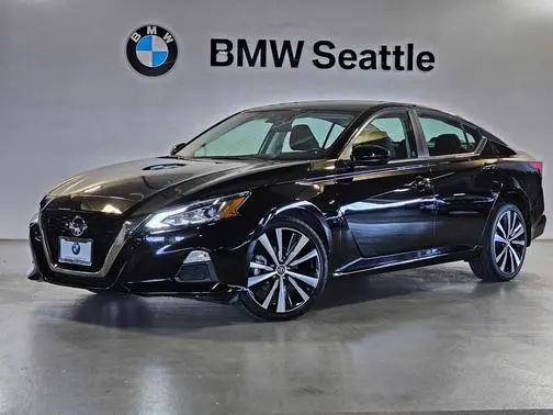 2022 Nissan Altima 2.5 SR AWD photo
