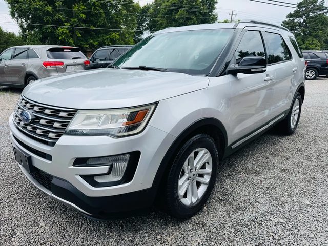 2017 Ford Explorer XLT FWD photo