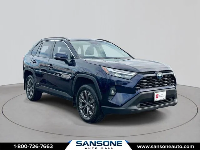 2022 Toyota RAV4 Hybrid XLE Premium AWD photo
