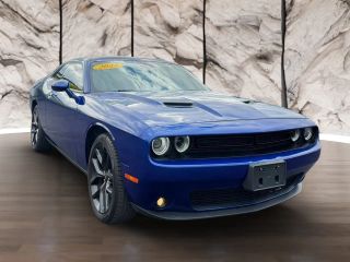 2022 Dodge Challenger SXT RWD photo