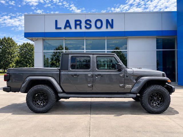 2022 Jeep Gladiator Overland 4WD photo