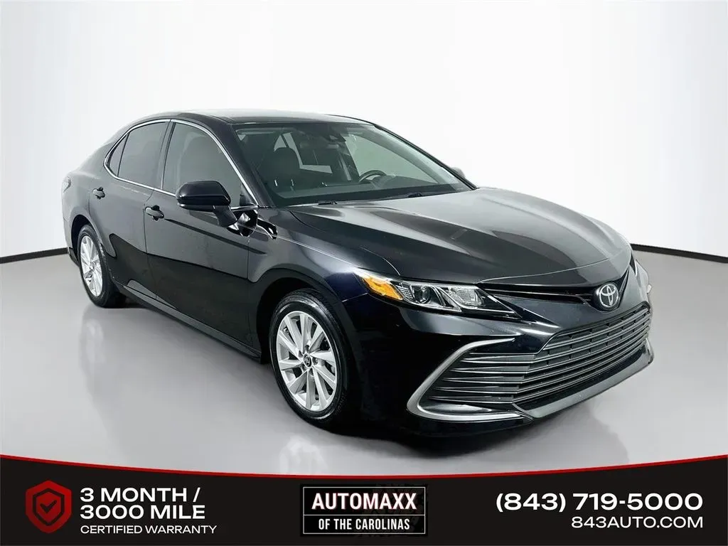 2022 Toyota Camry LE FWD photo