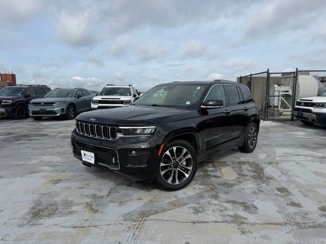 2022 Jeep Grand Cherokee Overland 4WD photo