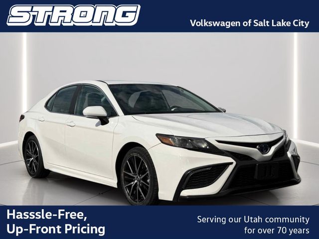 2022 Toyota Camry Hybrid SE FWD photo