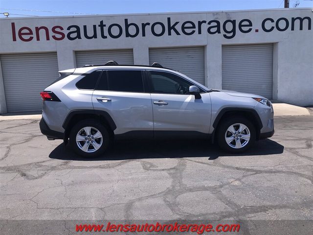 2021 Toyota RAV4 XLE AWD photo