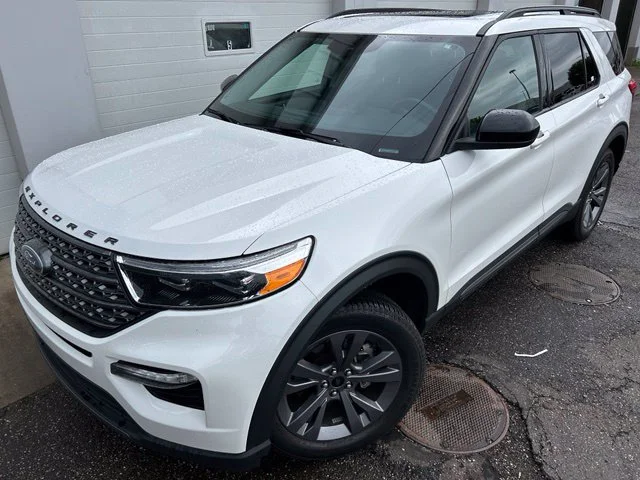 2022 Ford Explorer XLT 4WD photo