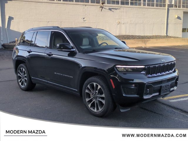 2022 Jeep Grand Cherokee Overland 4WD photo