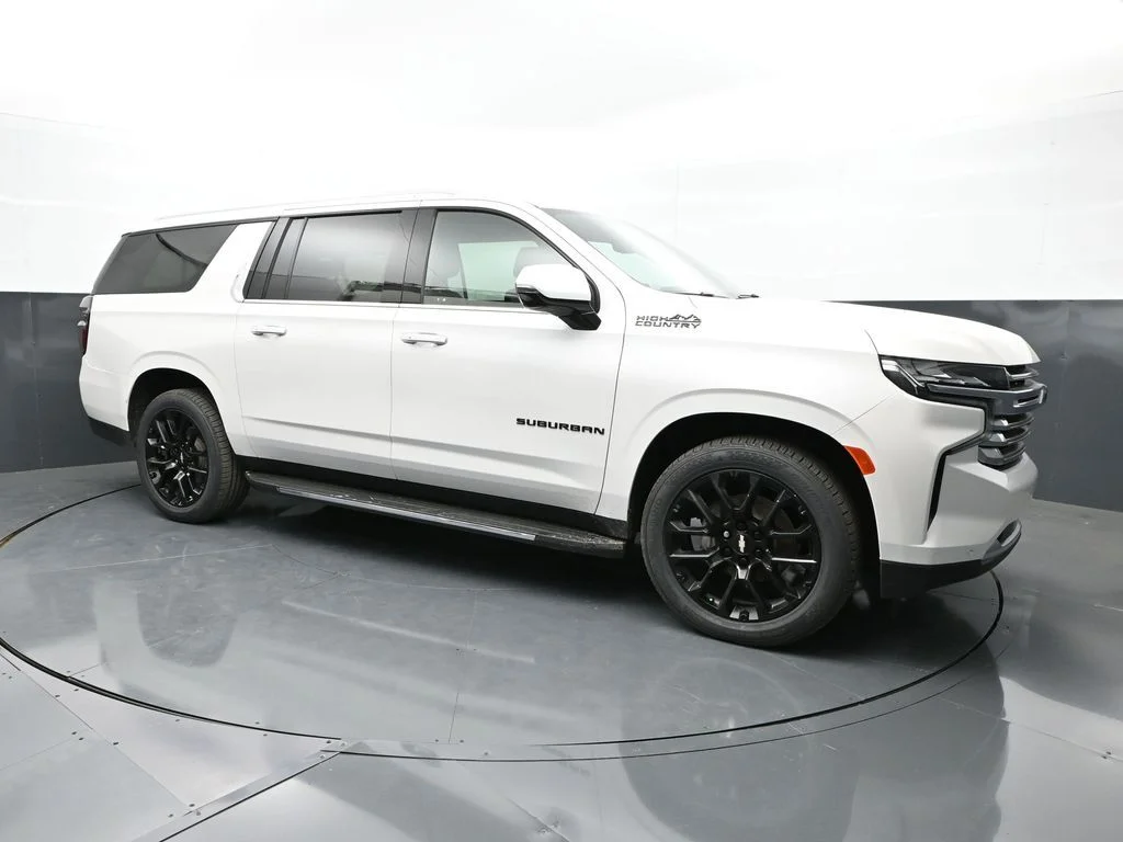 2022 Chevrolet Suburban High Country 4WD photo