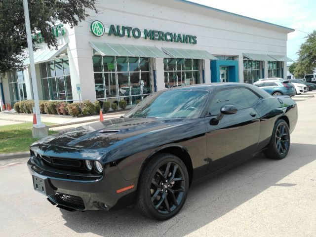 2022 Dodge Challenger SXT RWD photo