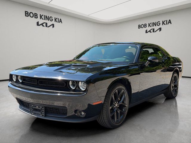 2022 Dodge Challenger SXT RWD photo