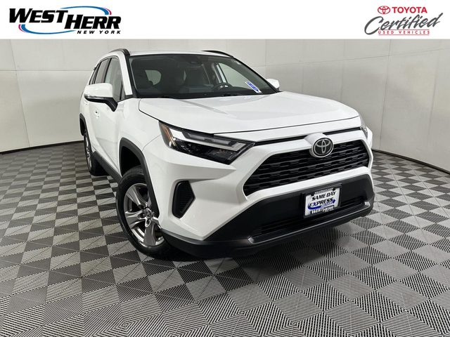 2022 Toyota RAV4 XLE AWD photo