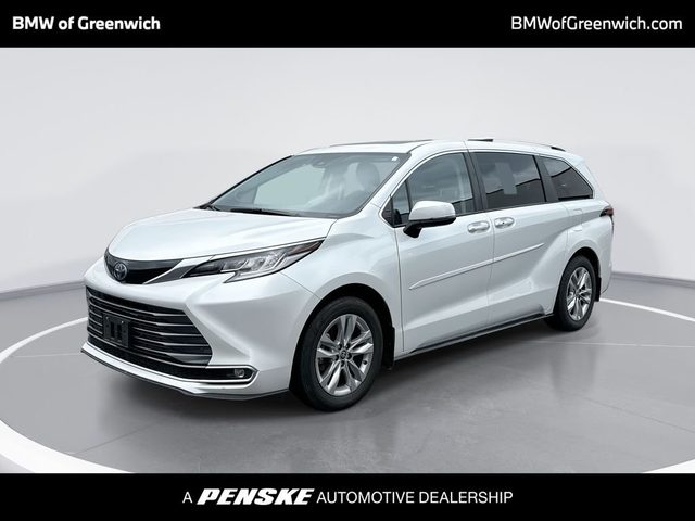 2022 Toyota Sienna Limited AWD photo