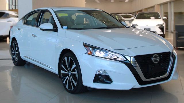 2022 Nissan Altima 2.5 Platinum AWD photo