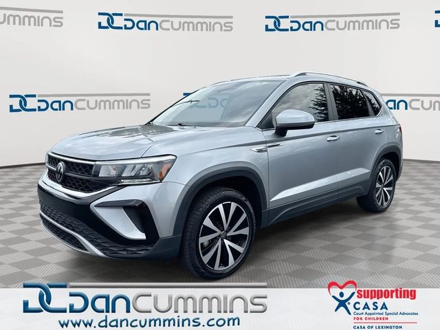 2022 Volkswagen Taos SE AWD photo