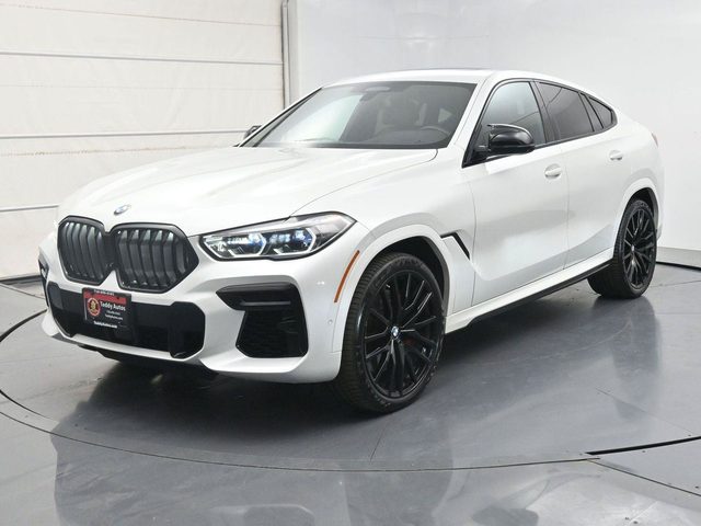 2022 BMW X6 M50i AWD photo