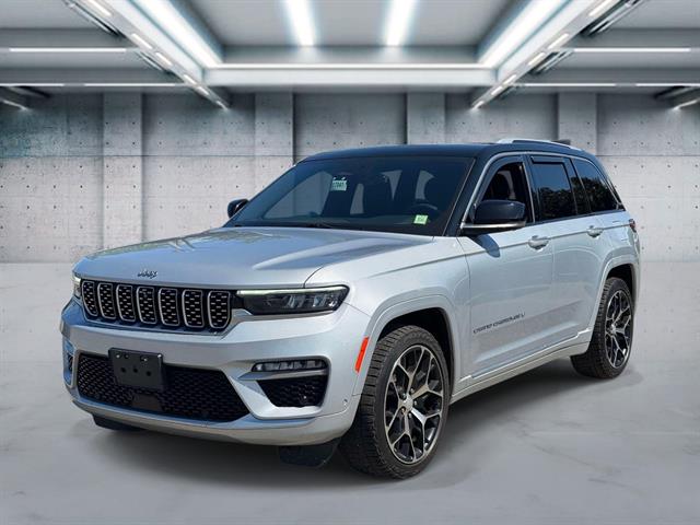2022 Jeep Grand Cherokee Summit Reserve 4WD photo