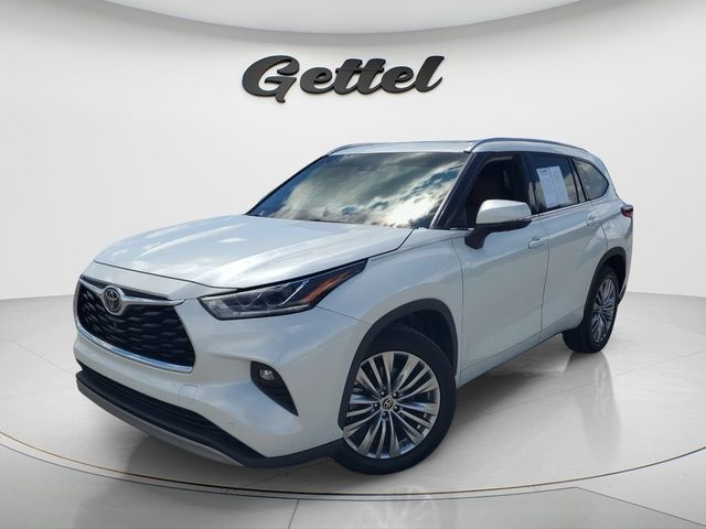 2022 Toyota Highlander Platinum FWD photo