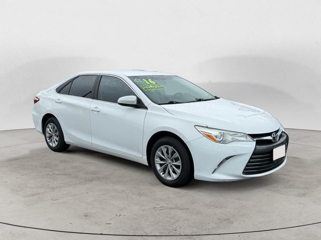 2016 Toyota Camry LE FWD photo