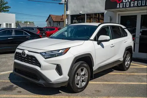 2022 Toyota RAV4 XLE AWD photo