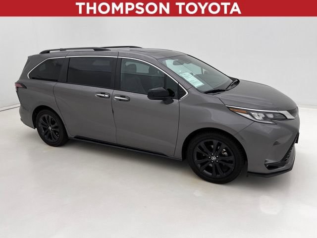 2022 Toyota Sienna XSE FWD photo