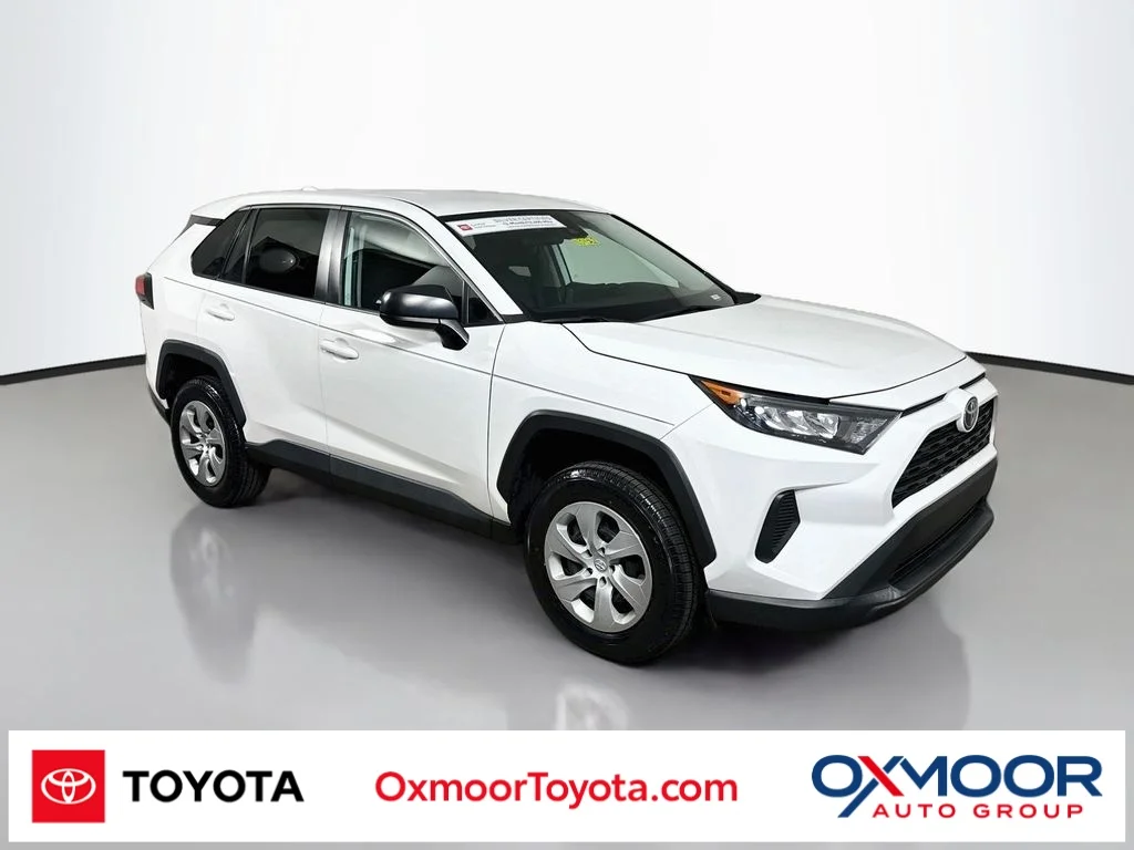 2022 Toyota RAV4 LE FWD photo