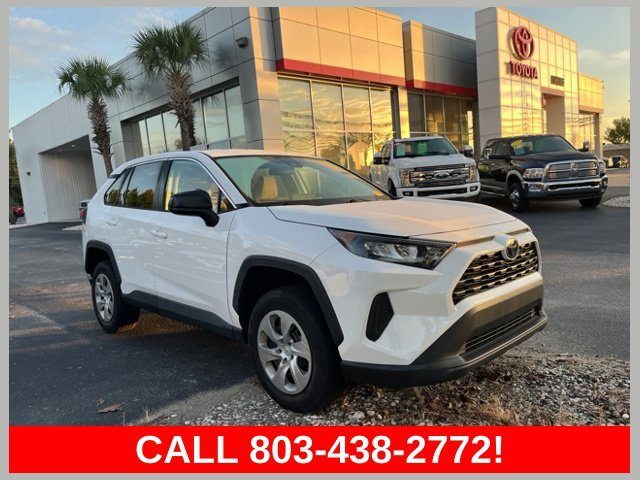 2022 Toyota RAV4 LE FWD photo