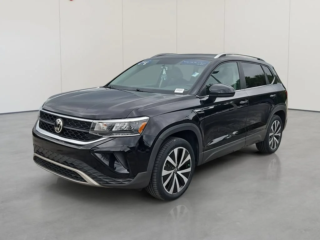 2022 Volkswagen Taos SE FWD photo