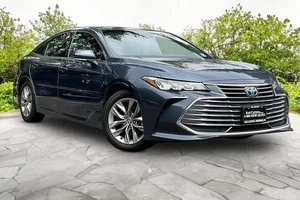 2022 Toyota Avalon Hybrid XLE FWD photo