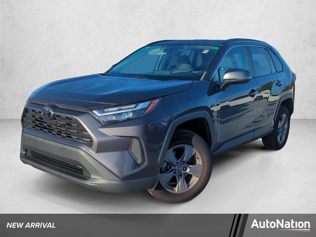 2022 Toyota RAV4 XLE FWD photo
