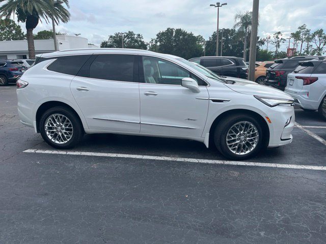 2023 Buick Enclave Avenir FWD photo