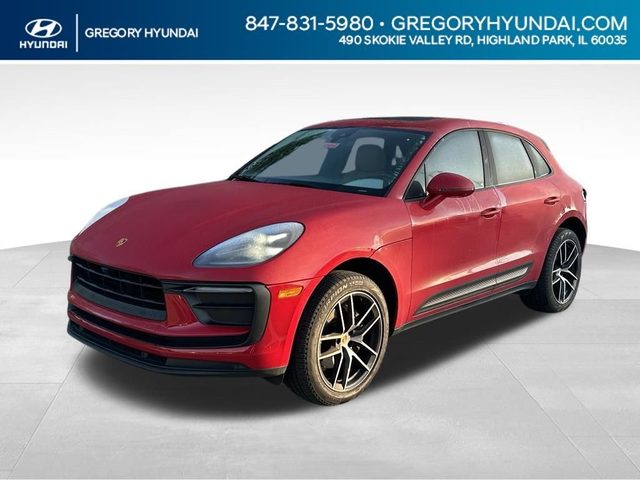 2022 Porsche Macan AWD photo