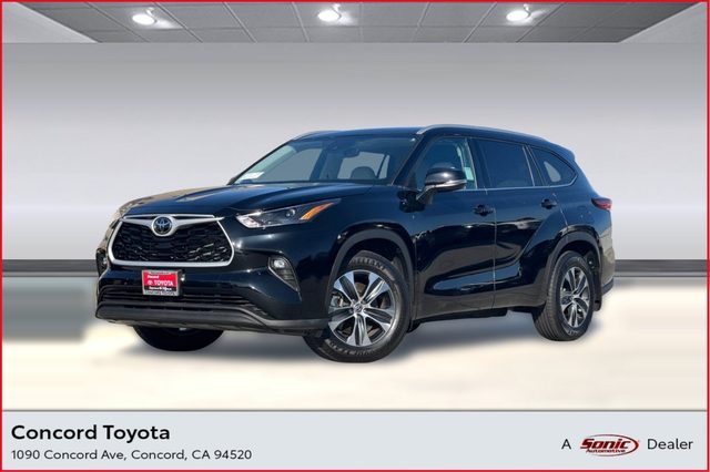 2022 Toyota Highlander XLE AWD photo