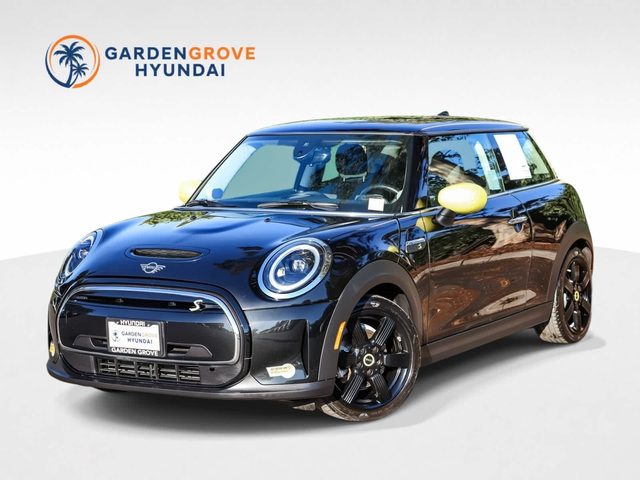 2023 MINI Hardtop 2 Door Cooper SE FWD photo