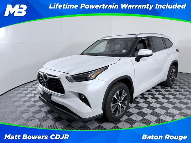 2022 Toyota Highlander XLE FWD photo